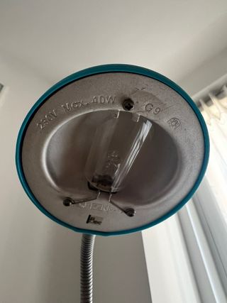 Lampada alogena da scrivania o comodino