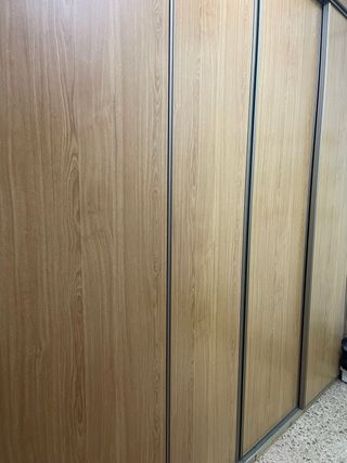 Armario empotrado 4 puertas, es de 60x228