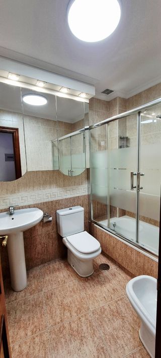 PISO VENTA CENTRO TORRELAVEGA CON BALCON Y TERRAZA