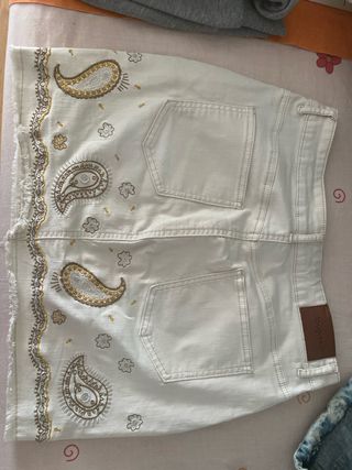 Mini Falda Desigual blanca