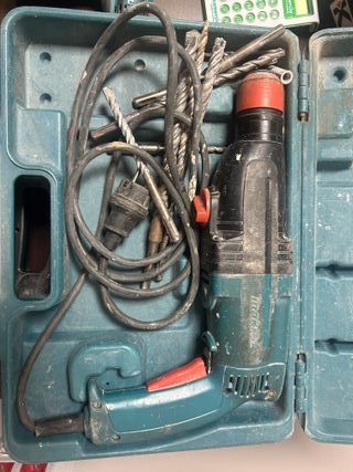 Taladro percutor Makita SDS + brocas