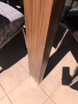Mesa y sillas 