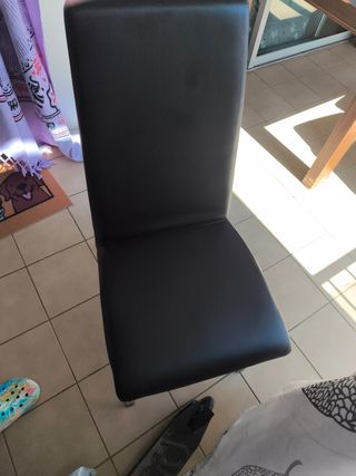 Mesa y sillas 