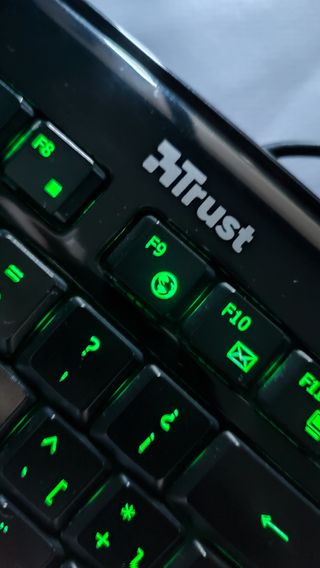 TECLADO TRUST 17369 ELIGHT LED ILUMINADO 