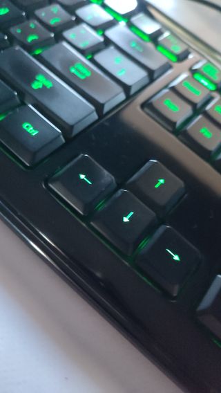 TECLADO TRUST 17369 ELIGHT LED ILUMINADO 