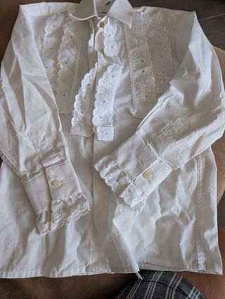 Camisa blanca bordada campero 