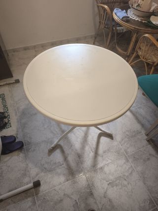 Mesa plegable redonda blanca