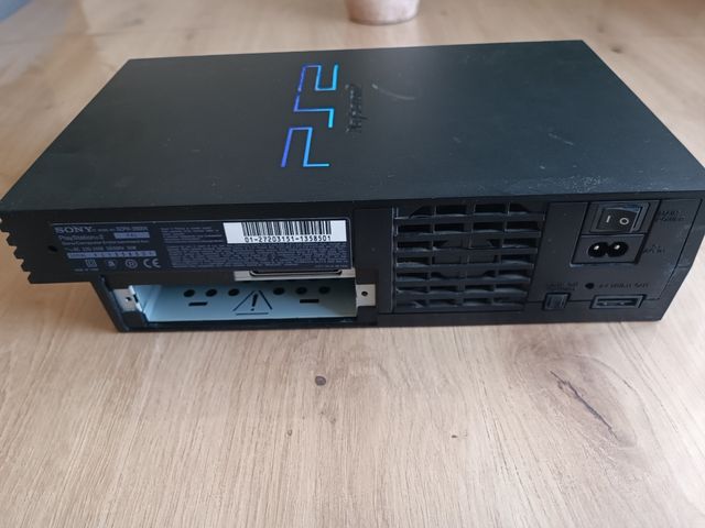PS2 (PlayStation 2) negra