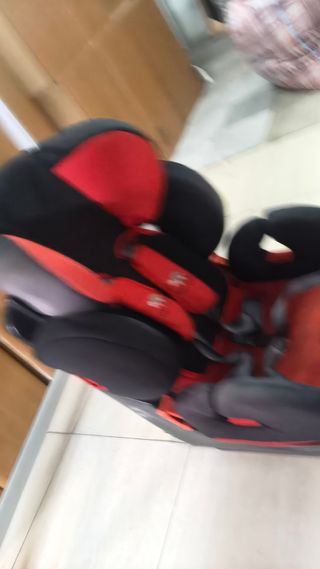 Silla coche bebé - roja y negra