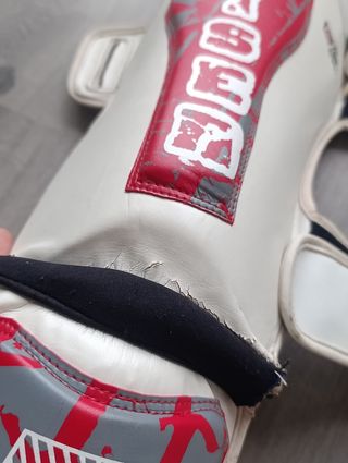 Espinilleras Muay Thai Brunson
