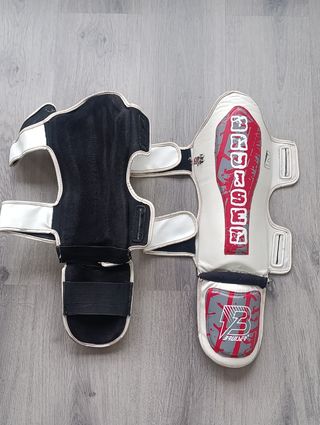 Espinilleras Muay Thai Brunson