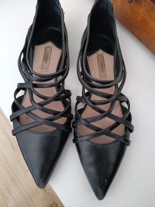 Zapatos Uterqüe negros -talla 38