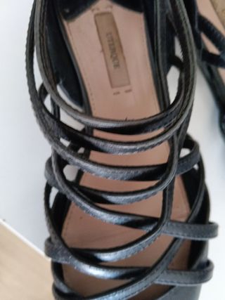 Zapatos Uterqüe negros -talla 38