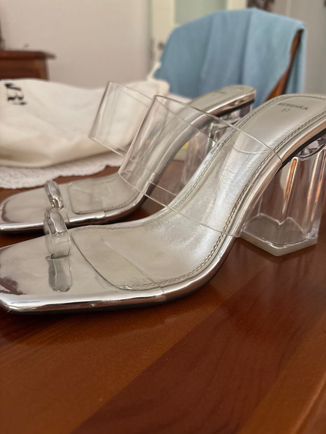 Sandalias tacón vinilo plata nuevas 