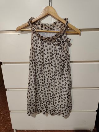 Blusa beige c/estampado corazones