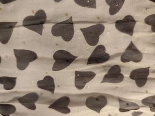 Blusa beige c/estampado corazones