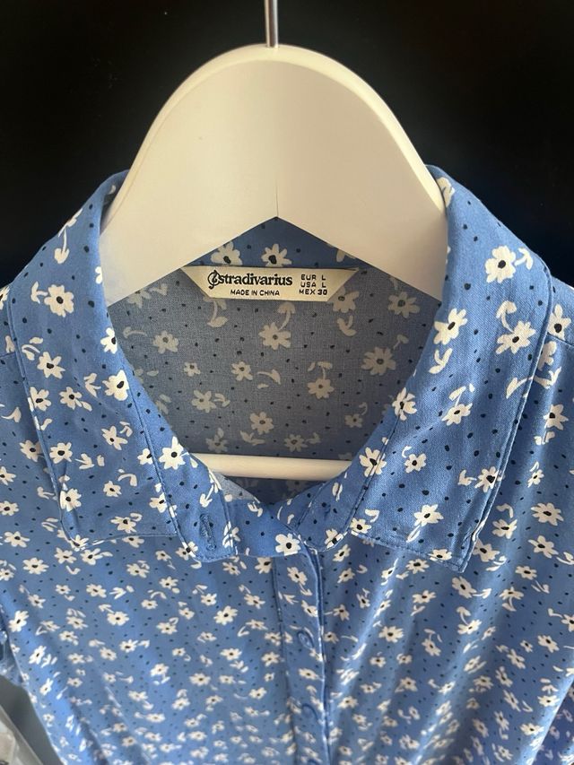 Vestido Stradivarius azul flores - L