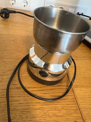 Cafetera de goteo y molinillo de cafe