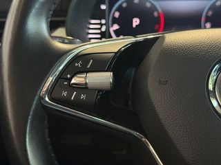 Skoda Kamiq 1.0 TSI 110CV DSG7 EMOTION.-" IMPECABLE " .-" NACIONAL ".-" GARANTÍA CON COBERTURA EUROPEA ".-" EURO 6/ETIQUETA C VERDE ".-" VEHÍCULO RECOMENDADO "-.