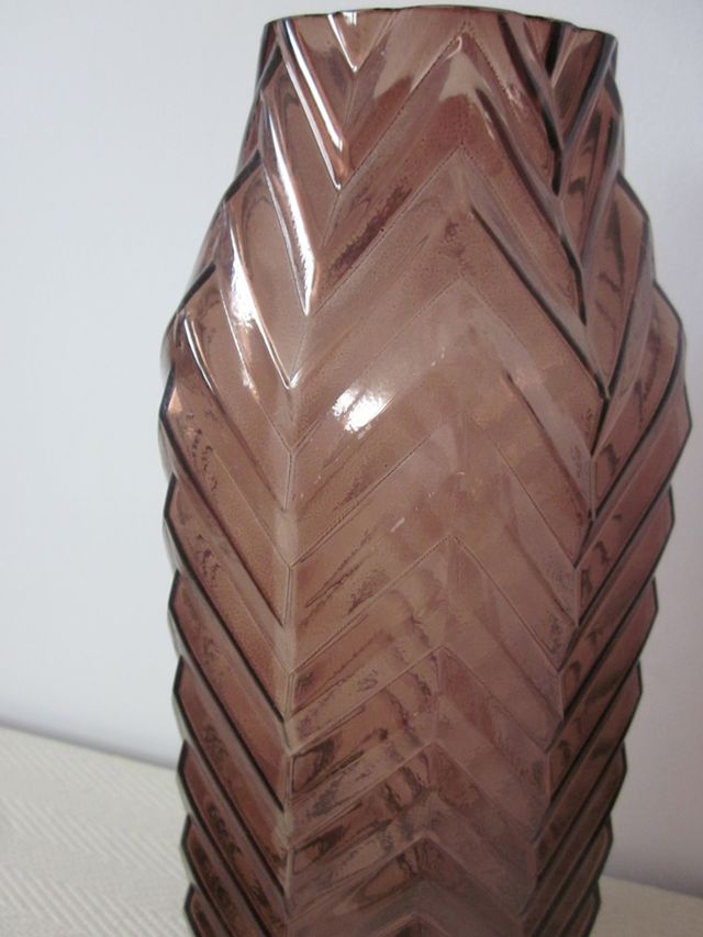 Jarrón vidrio marrón efecto espiga