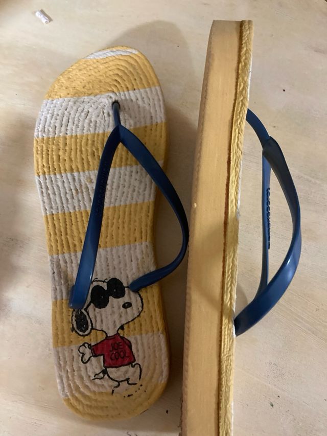 Chanclas Woman Secret amarillas