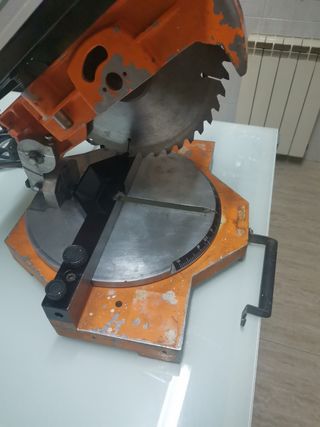 Ingletadora legna 250