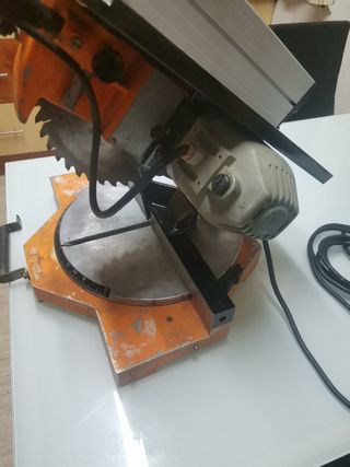Ingletadora legna 250