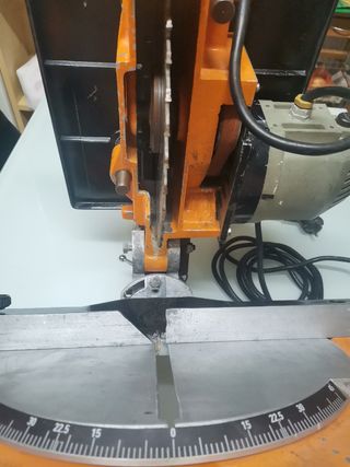Ingletadora legna 250