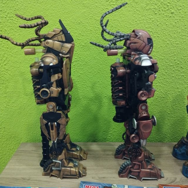 Lote de figuras Blok Bots de Mega Bloks