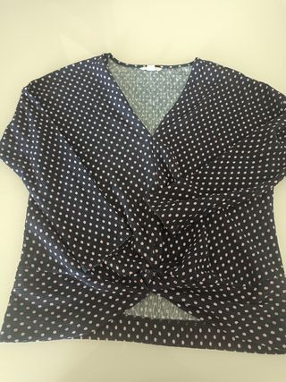 Blusa lunares violeta y rosa
