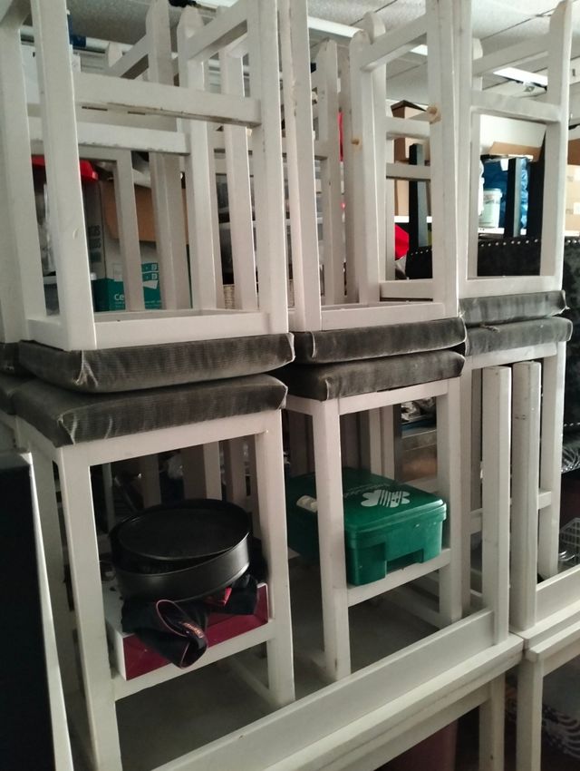 Taburetes madera blancos - 16 unidades.