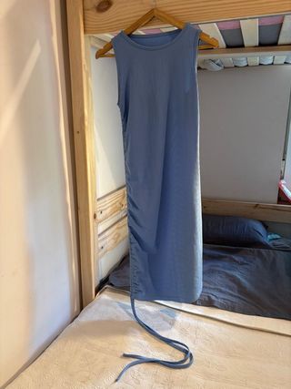 Vestido midi azul ajustado