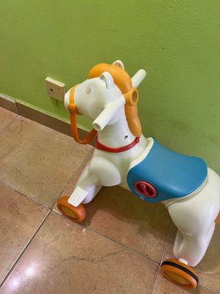 Caballito balancín bebé