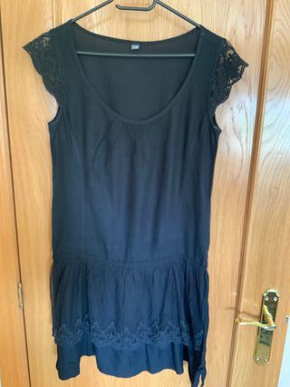 Vestido negro encaje