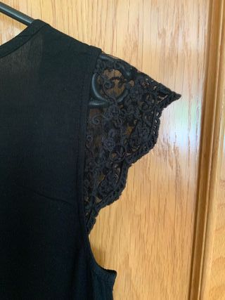 Vestido negro encaje
