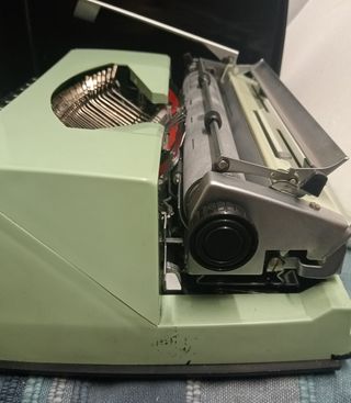 ANTIGUA MÁQUINA DE ESCRIBIR - AMAYA IM 93.