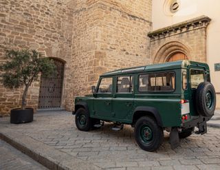 Land Rover Defender 2003