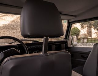 Land Rover Defender 2003