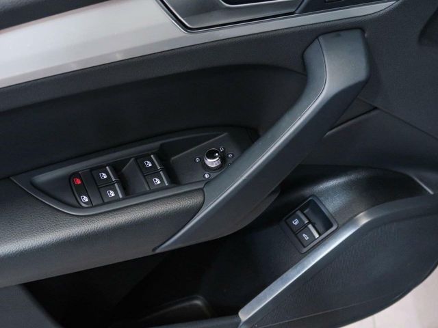 Audi Q5 BLACK LINE QUATTROULTRA S TRONIC 50TFSIE