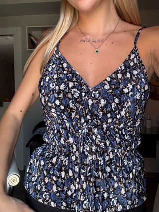 Top estiva blu e bianco