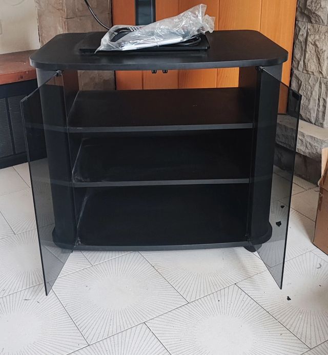 Mueble auxiliar TV con