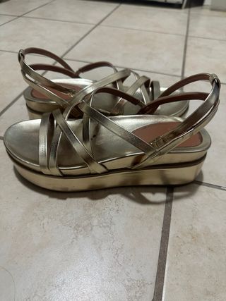 Sandalias plataforma doradas