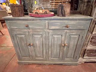 Mueble vintage azul grisáceo