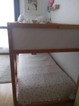 Cama litera Kura Ikea reversible
Incluye carpa