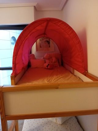 Cama litera Kura Ikea reversible
Incluye carpa