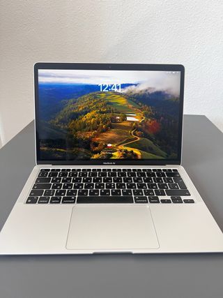 MacBook Air 13" M1, 8GB, 256GB - Ruso
