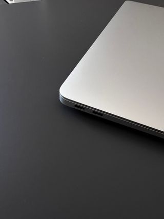 MacBook Air 13" M1, 8GB, 256GB - Ruso