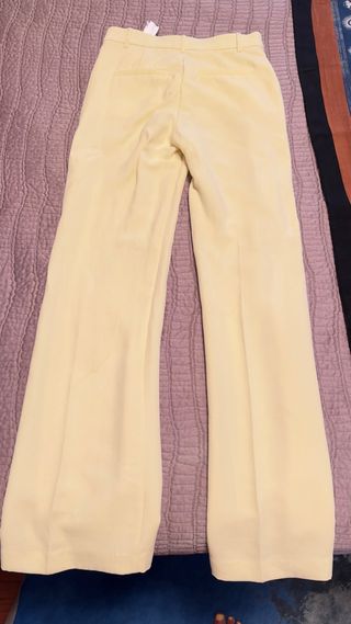 Pantalones anchos Zara amarillos