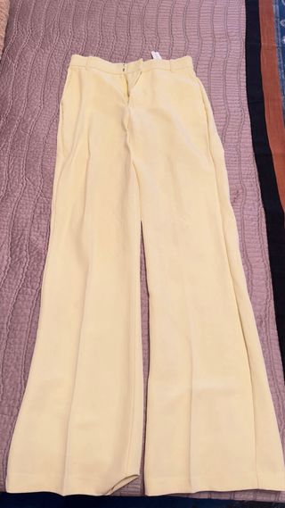 Pantalones anchos Zara amarillos
