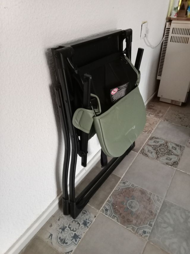 Trona Bebeconfort verde plegable